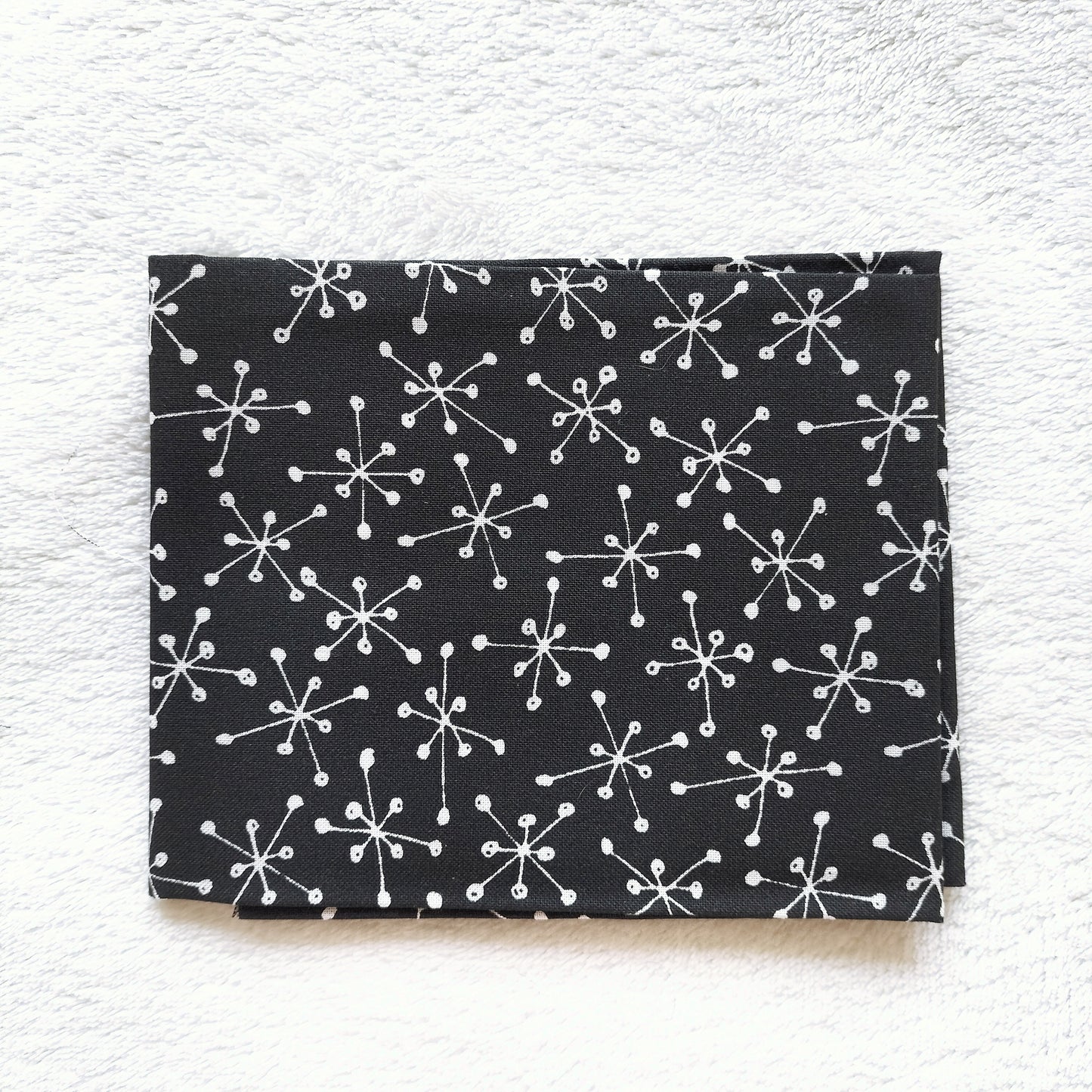 Midnight Starburst Fat Quarter – 100% Cotton (50 x 50 cm)